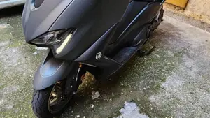 Yamaha T-Max 560 (2020 - 21)  (2)