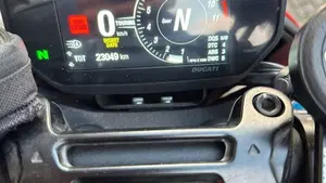 Ducati Hypermotard 950 SP (2022 - 25)  (5)