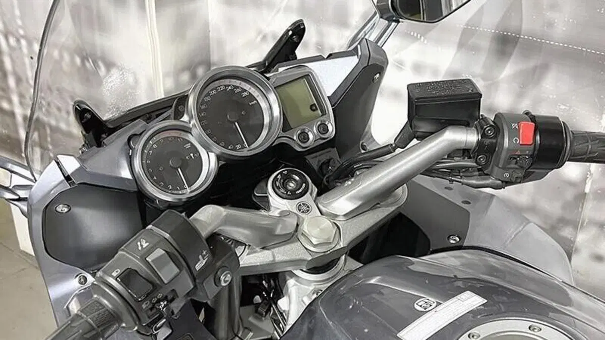 Yamaha FJR 1300 A (2006 - 11)  (5)