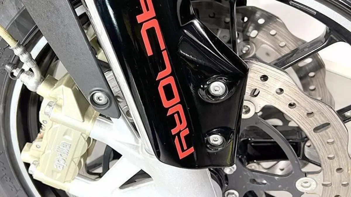 Aprilia Dorsoduro 750 (2009 - 14)  (4)