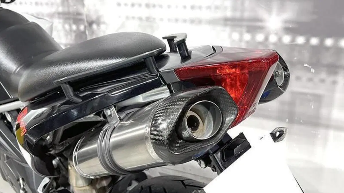 Aprilia Dorsoduro 750 (2009 - 14)  (5)