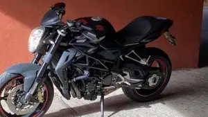 MV Agusta Brutale 920 (2011 - 12)  (3)