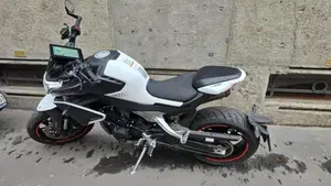 CFMOTO 800NK Advanced (2023 - 26)  (4)