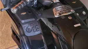 Honda GL 1800 Gold Wing (2000 - 05)  (7)