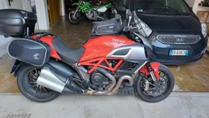 Ducati Diavel 1200 (2010 - 13)  (4)
