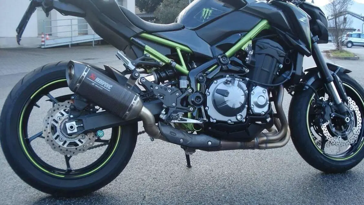 Kawasaki Z 900 Performance (2019)  (2)
