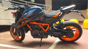 KTM 1290 Super Duke R (2022 - 23)  (4)