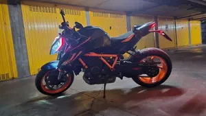 KTM 1290 Super Duke R (2022 - 23)  (6)