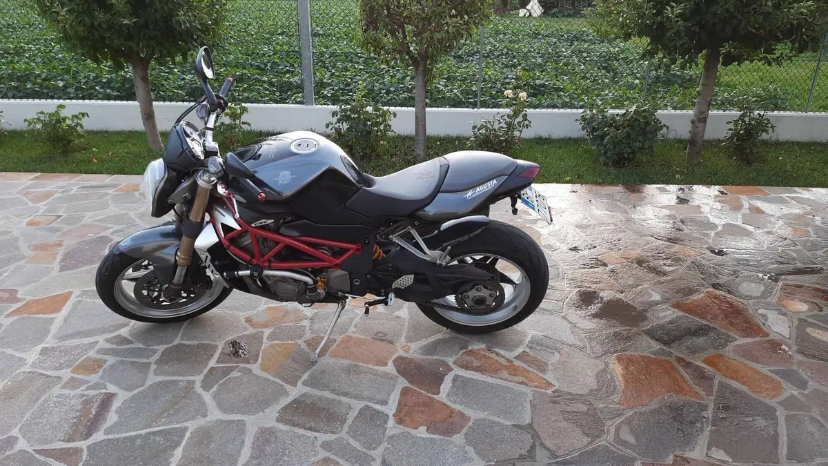 MV Agusta Brutale 910 S (2005 - 11)  (2)