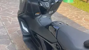 Yamaha T-Max 560 Tech Max (2025 - 26)  (7)