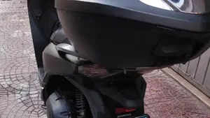 Honda SH 150i (2017 - 19)  (2)