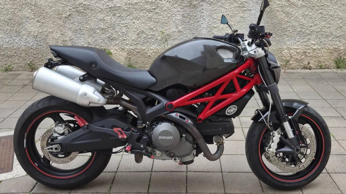 Ducati Monster 696 Plus (2007 - 14)  (2)