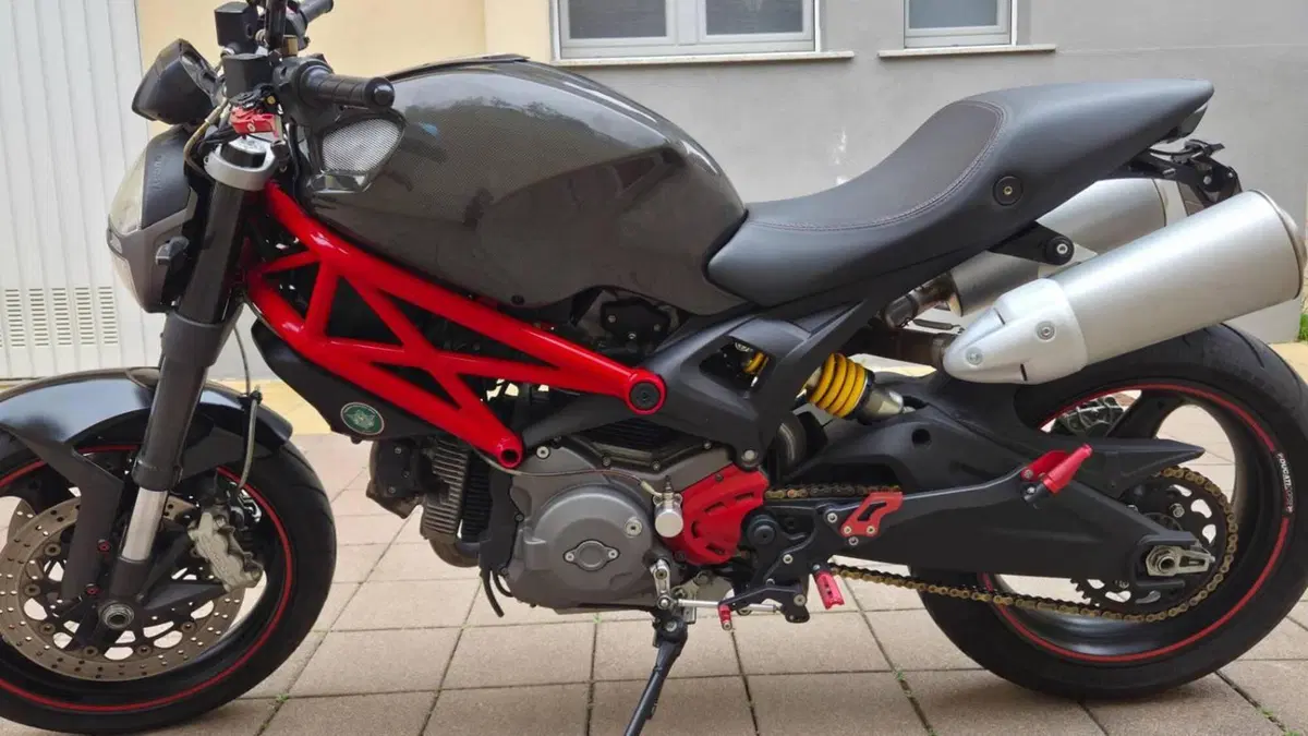 Ducati Monster 696 Plus (2007 - 14)  (6)