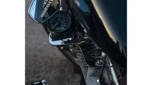 Harley-Davidson 883 Custom (2006 - 07) - XL 883C 
