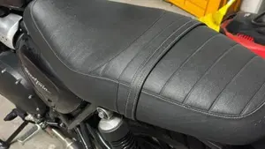 Triumph Street Twin 900 (2017 - 18)  (4)