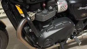 Triumph Street Twin 900 (2017 - 18)  (6)