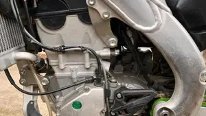 Kawasaki KX250F (2020)  (3)