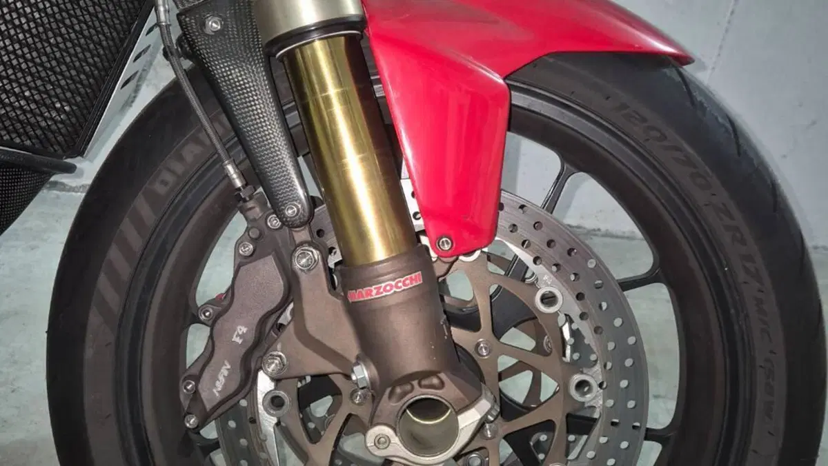 MV Agusta Brutale 910 S (2005 - 11)  (2)