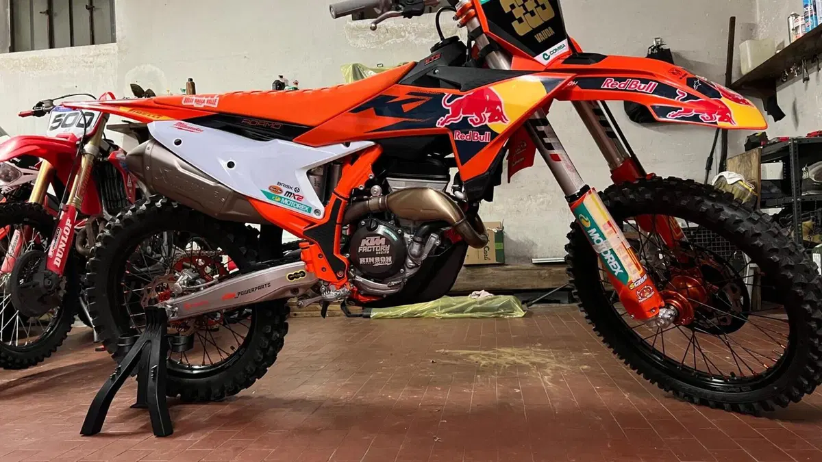 KTM 250 SX-F Adamo Edition (2025)  (2)