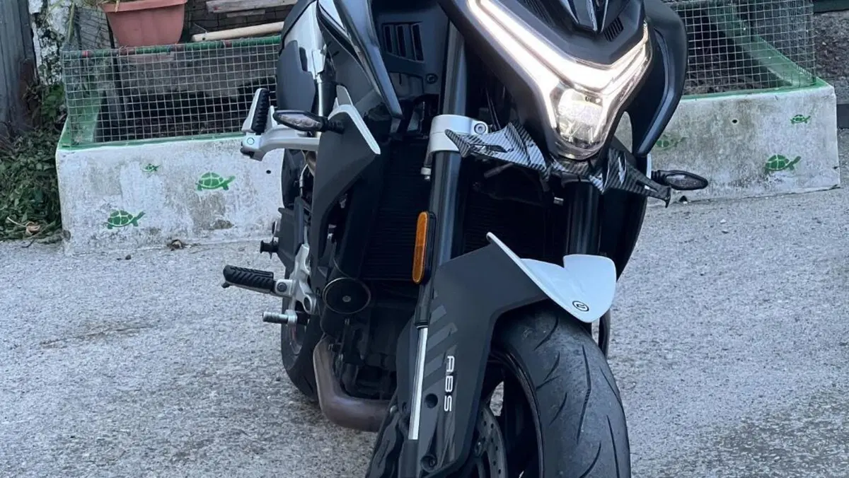 CFMOTO 800NK Advanced (2023 - 26) 