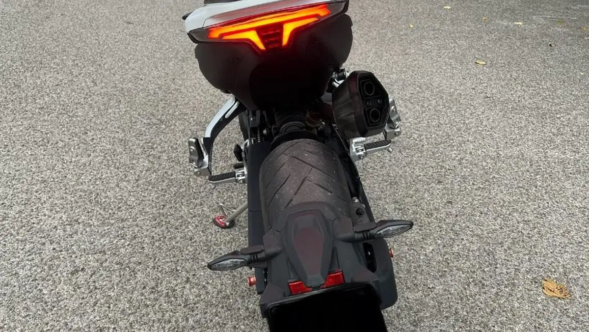 CFMOTO 800NK Advanced (2023 - 26)  (5)