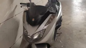 Yamaha Majesty 400 (2004 - 08)  (2)