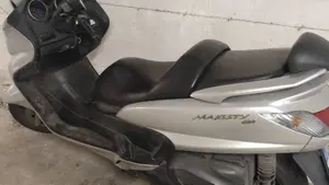 Yamaha Majesty 400 (2004 - 08)  (3)