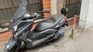 Yamaha X-Max 400 Momodesign (2014 - 16)  (2)