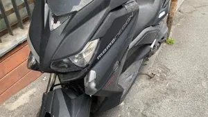 Yamaha X-Max 400 Momodesign (2014 - 16)  (5)
