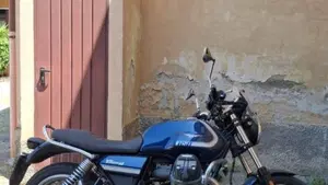 Moto Guzzi V7 Special (2021 - 24) 