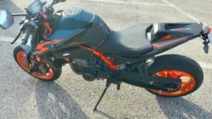 KTM 890 Duke R (2022 - 23)  (3)