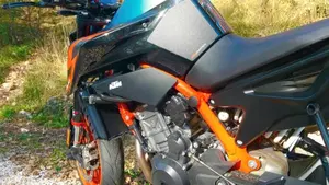 KTM 890 Duke R (2022 - 23)  (5)