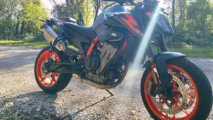 KTM 890 Duke R (2022 - 23)  (8)