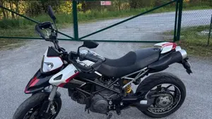 Ducati Hypermotard 796 (2012)  (2)