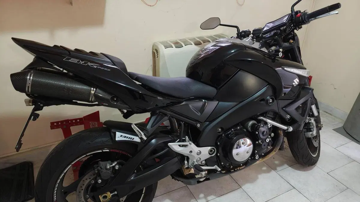 Suzuki B-King GSX 1300 