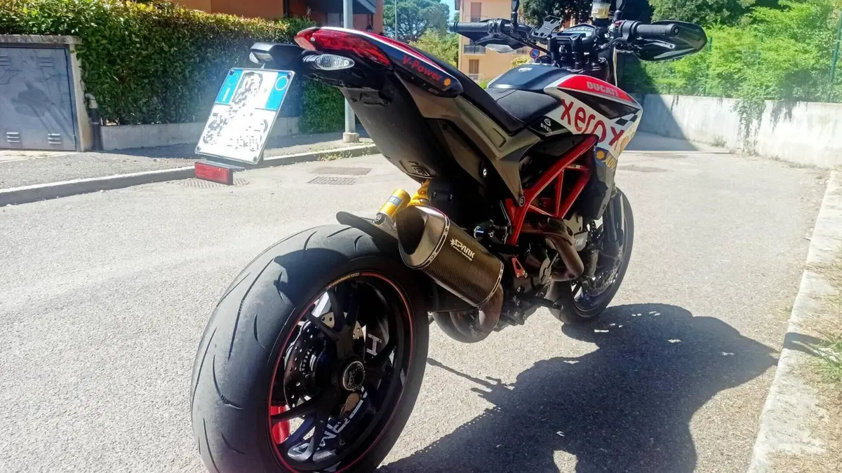 Ducati Hypermotard 821 SP (2013 - 15)  (2)