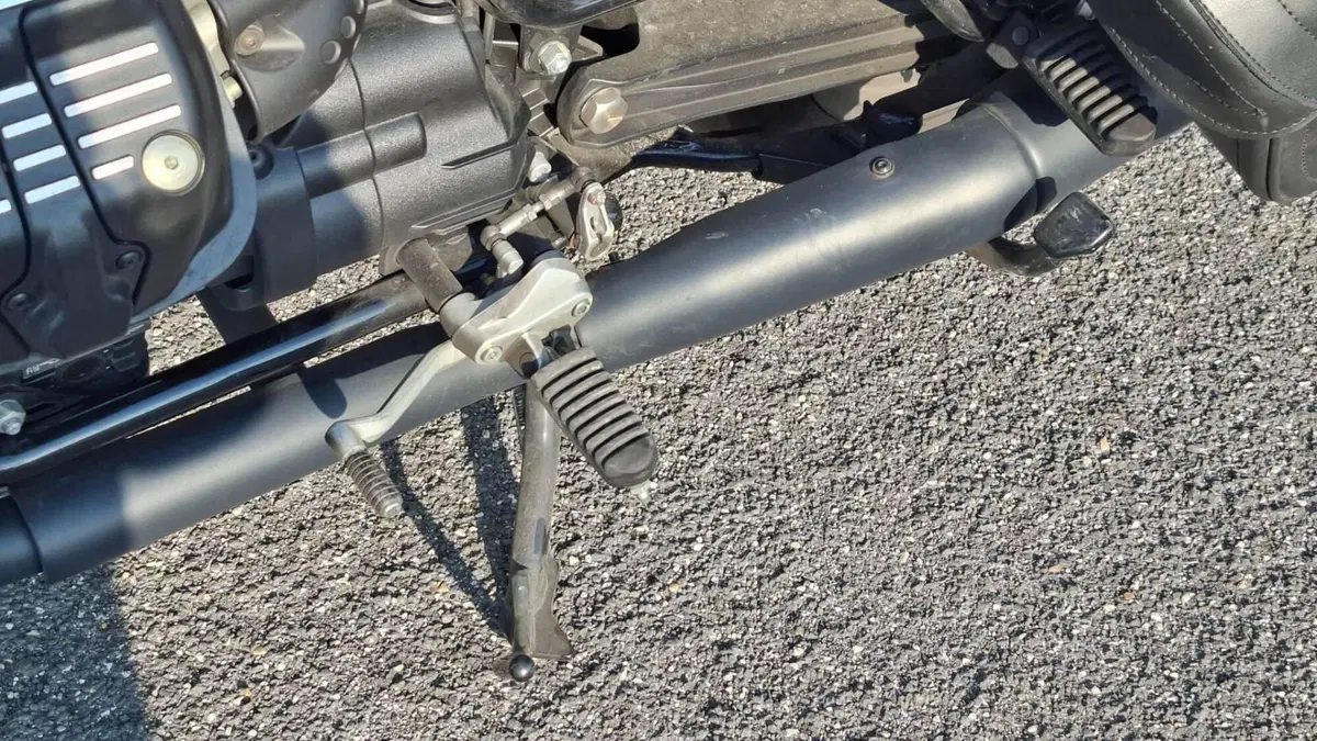 Moto Guzzi V7 Stone (2021 - 24)  (14)