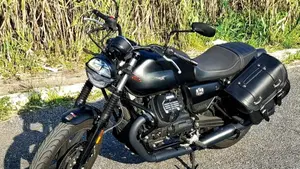 Moto Guzzi V7 Stone (2021 - 24)  (4)