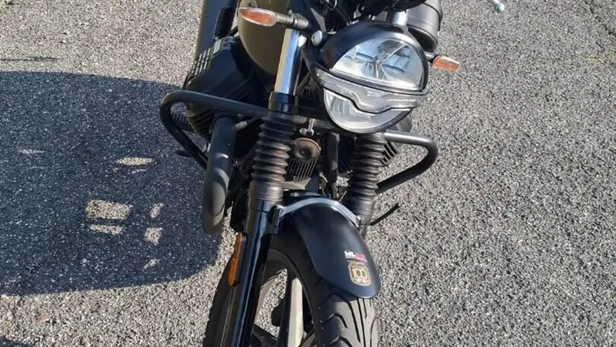 Moto Guzzi V7 Stone (2021 - 24)  (5)
