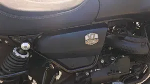 Moto Guzzi V7 Stone (2021 - 24)  (15)