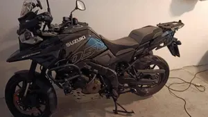 Suzuki V-Strom 1050 (2020 - 21)  (2)