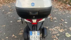 Piaggio MP3 300 ABS Hpe (2021 - 24)  (4)