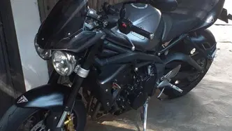 Triumph Street Triple R (2009 - 12) usata