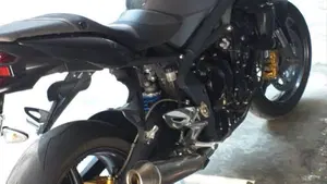 Triumph Street Triple R (2009 - 12)  (2)