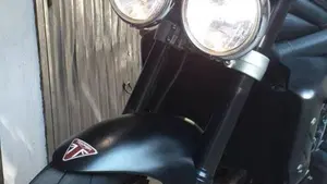 Triumph Street Triple R (2009 - 12)  (3)