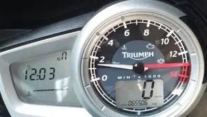Triumph Street Triple R (2009 - 12)  (4)