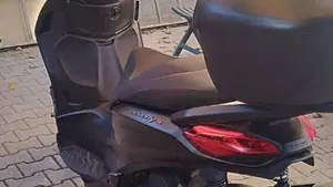 Piaggio Beverly 300 S ABS-ASR (2021 - 25)  (2)