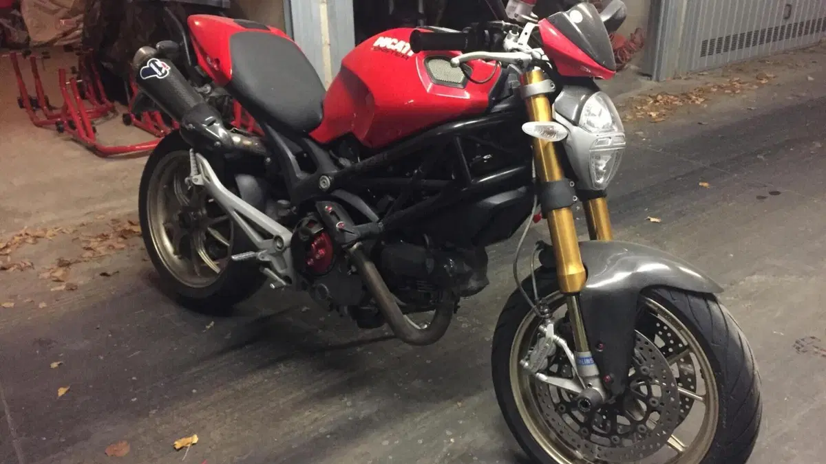 Ducati Monster 1100 S (2009-10)  (9)