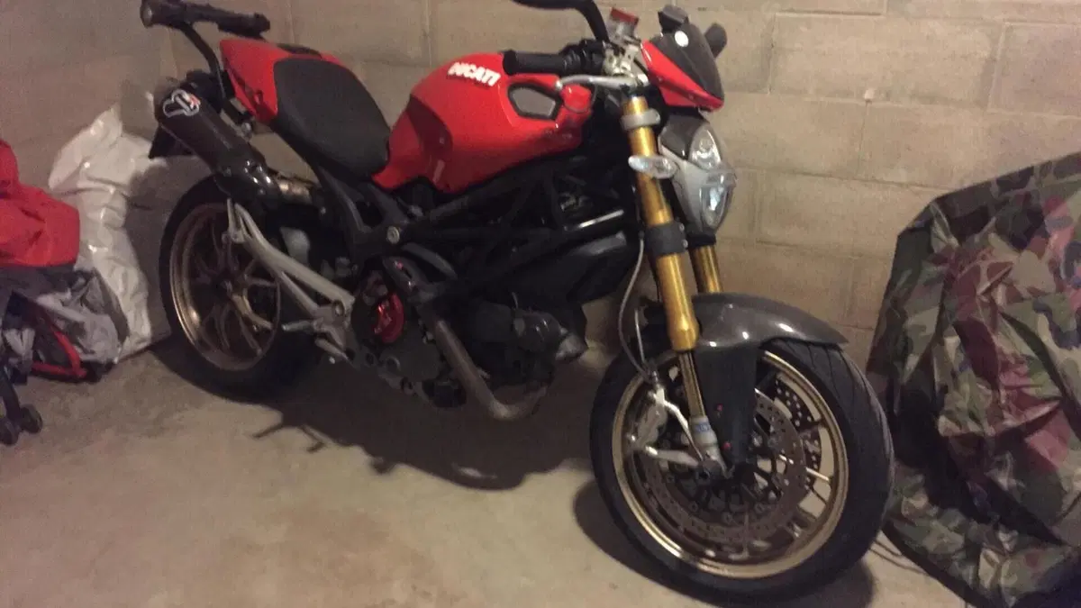 Ducati Monster 1100 S (2009-10)  (11)