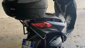 Yamaha X-Max 400 ABS (2017 - 20)  (4)